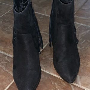 Black boots with fringe
